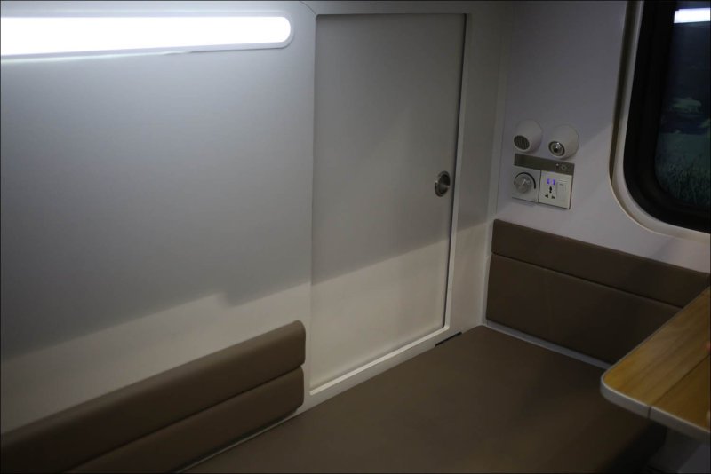 Новый двухэтажный поезд Мурманск Санкт-Петербург