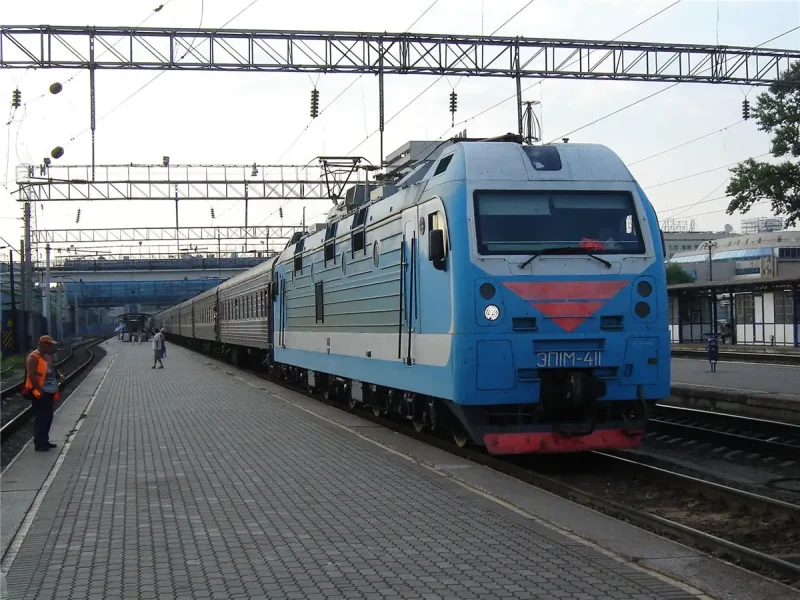 Фирменный поезд Эльбрус