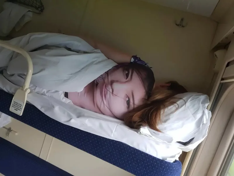 Девушки в плацкарте
