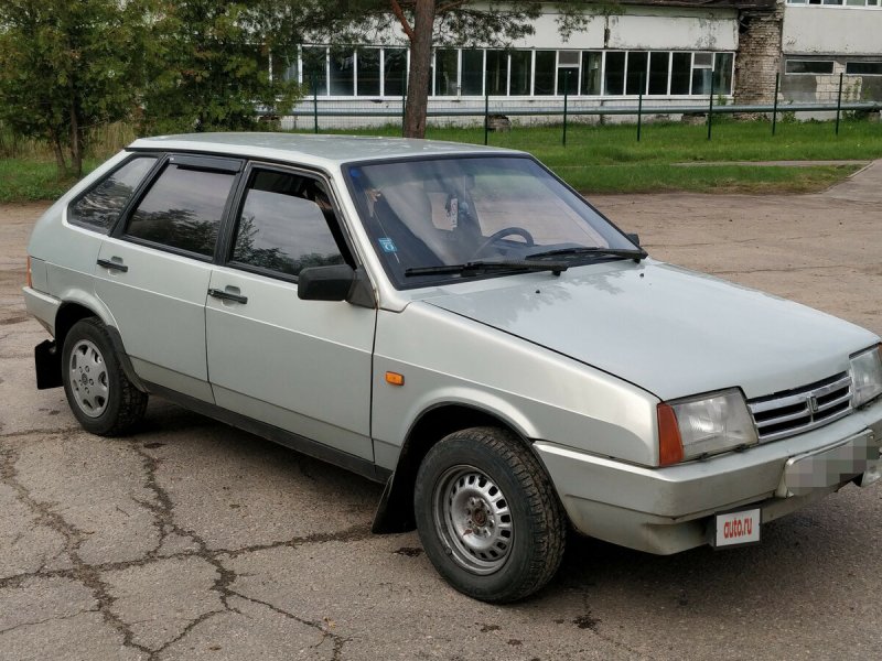 ВАЗ 21093 серебристый