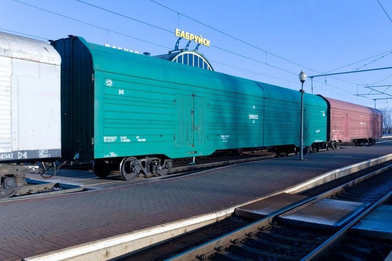 Вагон для перевозки легковых автомобилей