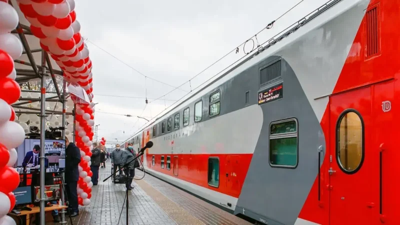 Поезд 22 Санкт-Петербург Мурманск двухэтажный