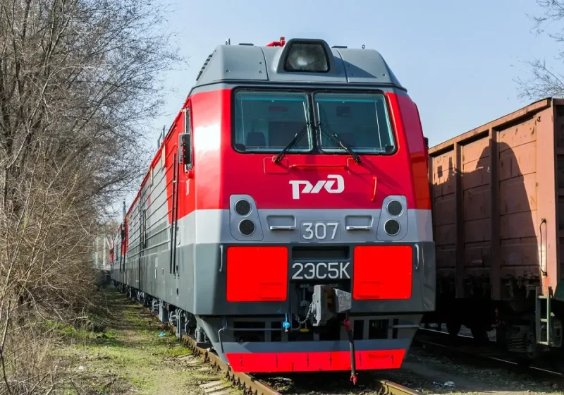 Локомотив 2эс5к