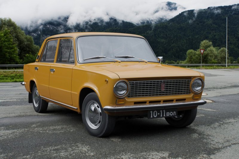 Lada 21011