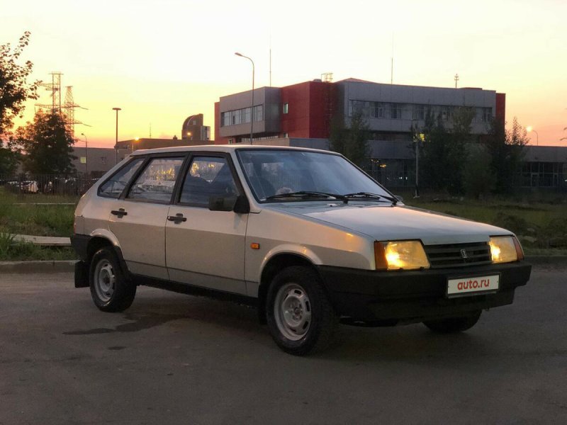 ВАЗ 2109 2002 года