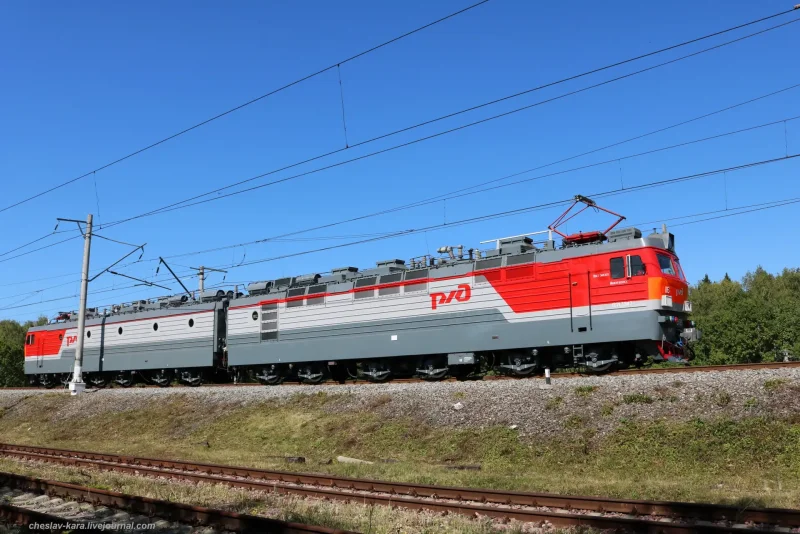 Электровоз 2эс6 1080