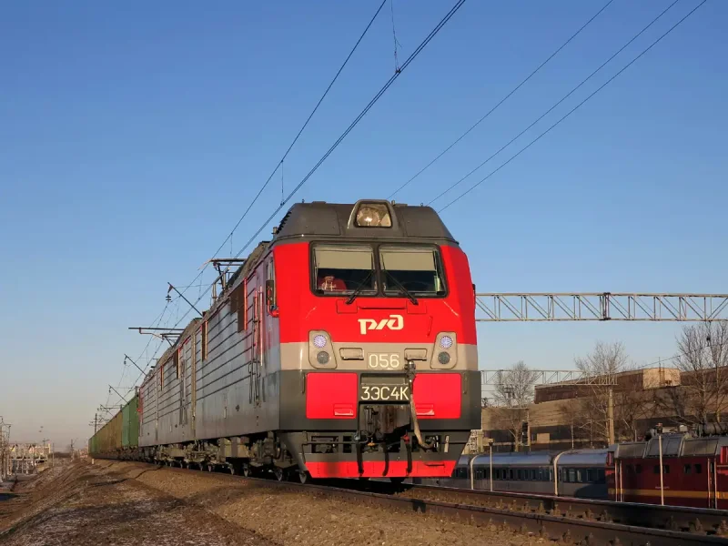 Электровоз эс4к Дончак