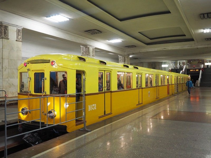 Вагон метро