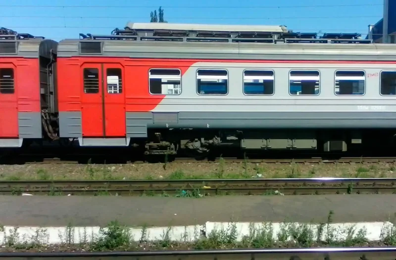 Электропоезд эд4м вид сбоку