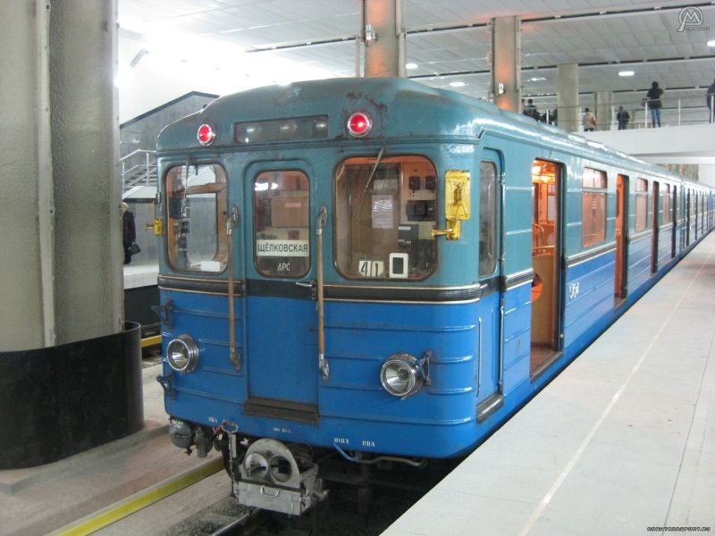 Метро 81 703