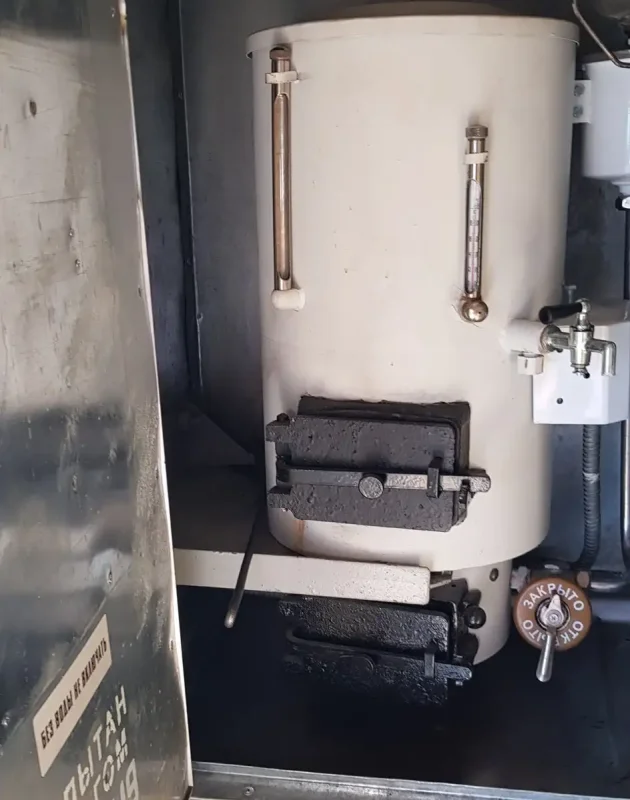 Титан на дровах в поезде