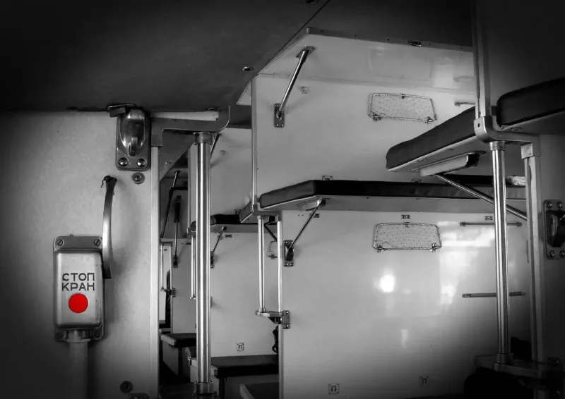 Лампы в тамбуре вагона ТВЗ