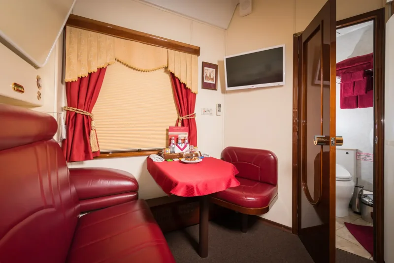 Поезд 102м премиум Москва Адлер