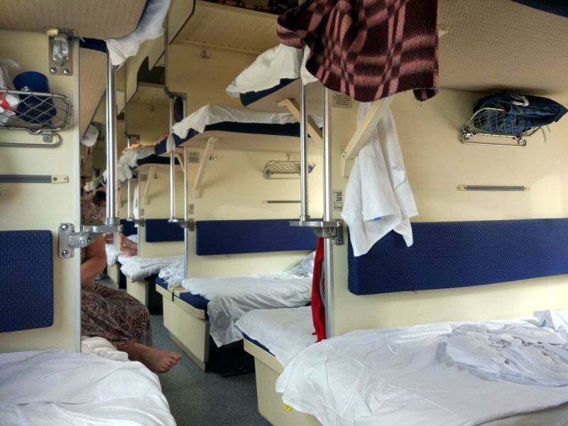 Фирменный поезд РЖД плацкарт