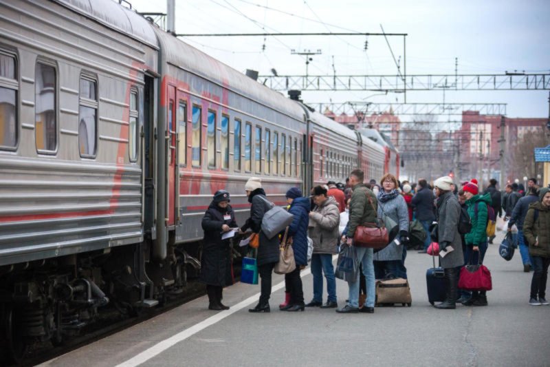 Поезд на вокзале москва