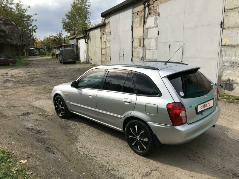 Mazda familia Wagon 1999