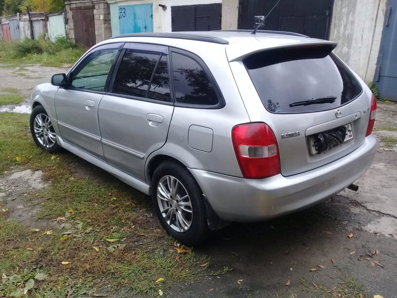 Mazda familia s-Wagon 2001