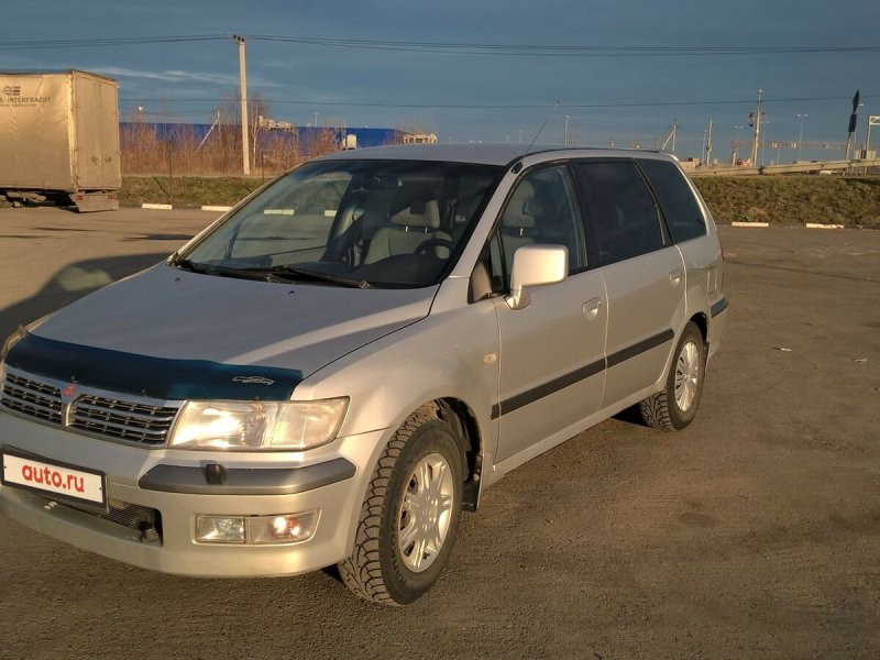 Mitsubishi Space Wagon 2002