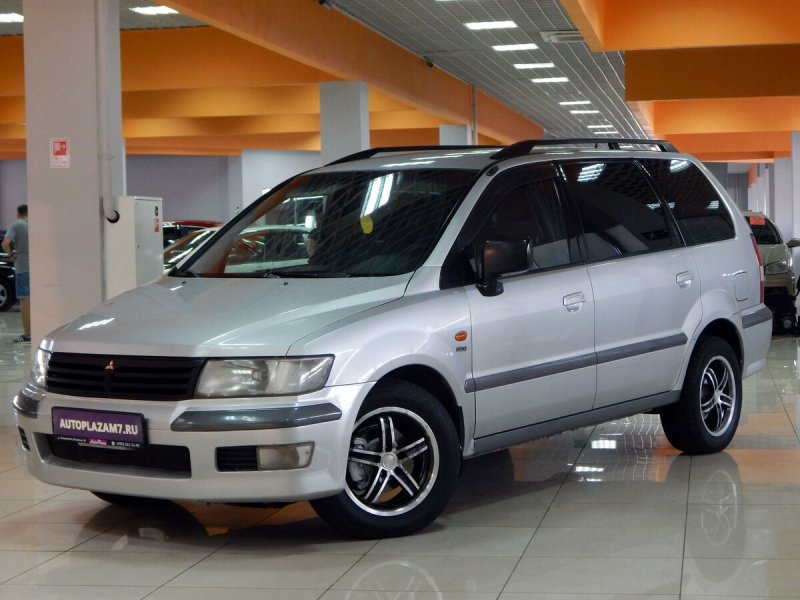 Mitsubishi Space Wagon III