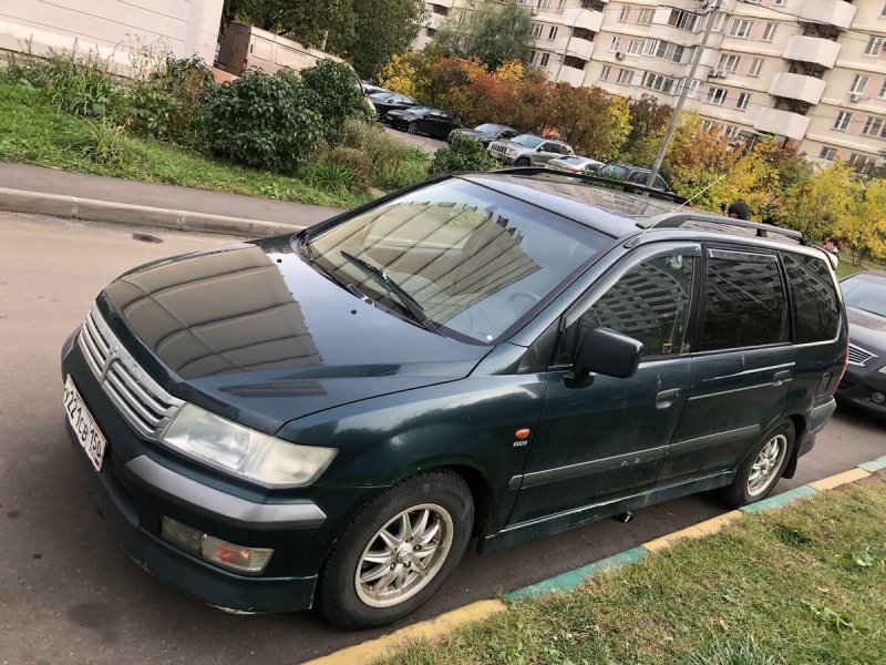 Mitsubishi Space Wagon, 2001