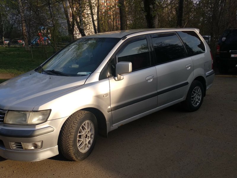 Mitsubishi Space Wagon 3 поколение