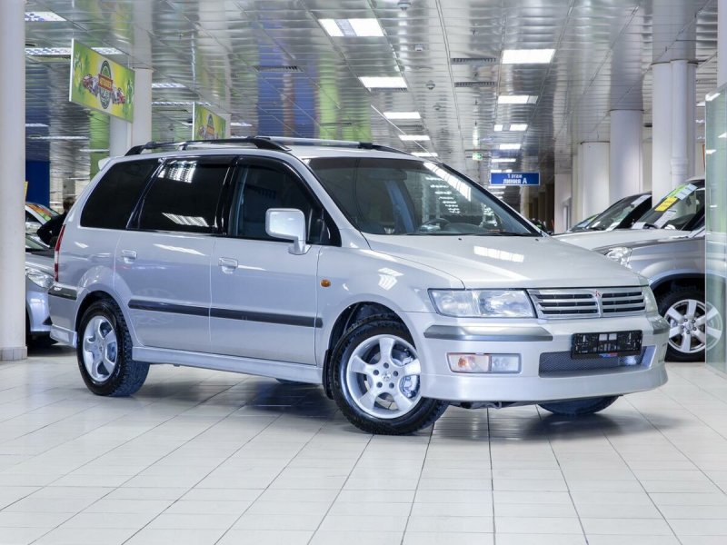 Mitsubishi Space Wagon, 2001
