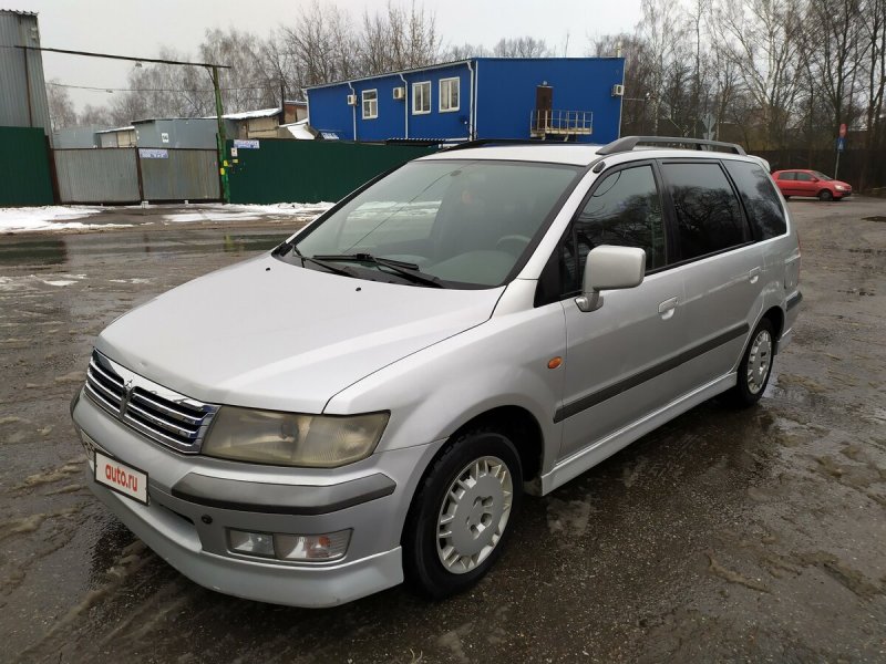 Mitsubishi Space Wagon 2