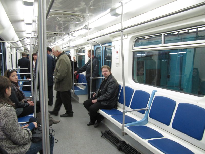 Метро Нижний Новгород вагон внутри