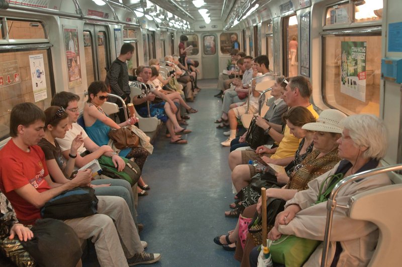 Пассажиры Московского метро
