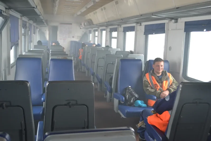 Поезд 337е, Екатеринбург — Приобье сидячий вагон