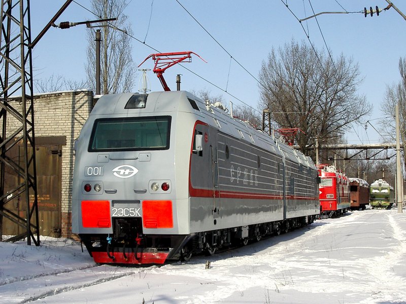 Электровоз Скиф 2эс5