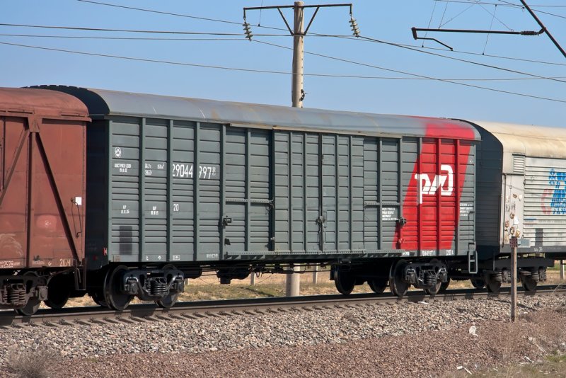 Грузовой вагон РЖД полувагон