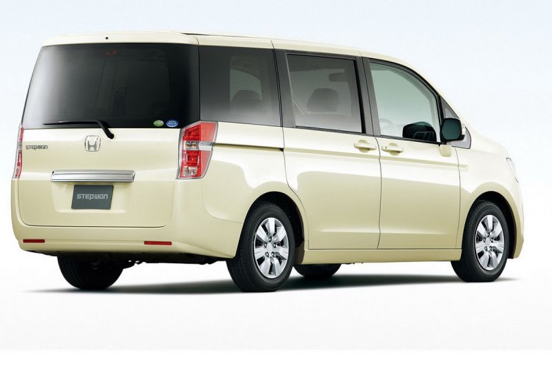 Honda минивэн Stepwgn 2009