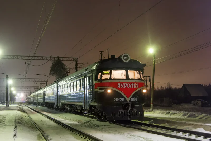 Локомотив поезд