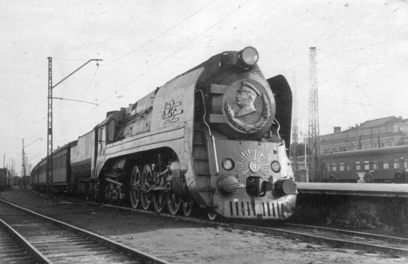 Паровоз п36-0001