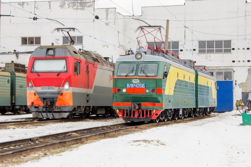 Локомотив гранит 2эс10