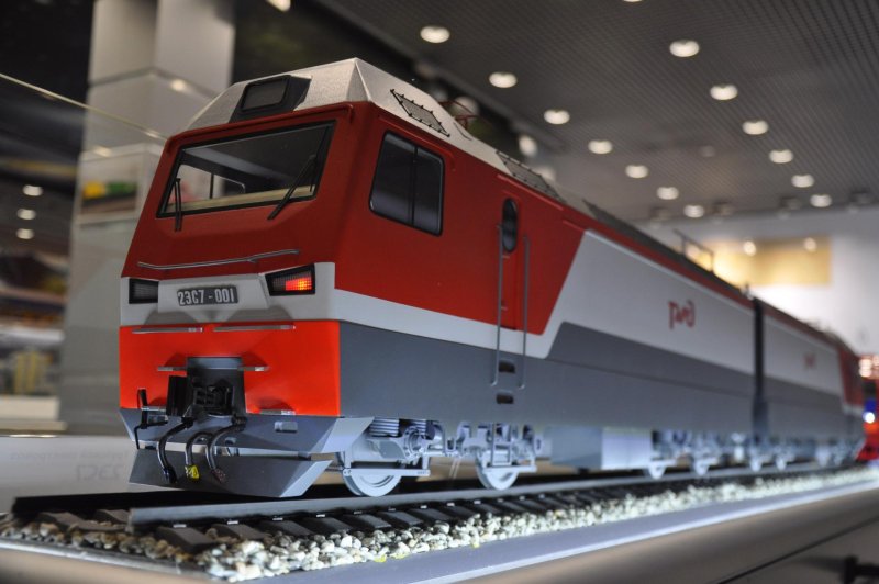 Электровоз 2эс7 002