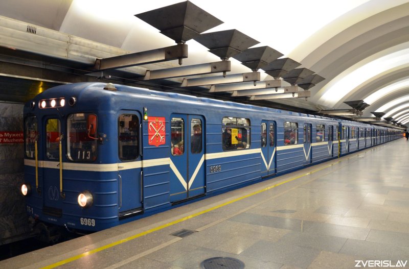 Вагоны ЕМА-502 В СПБ