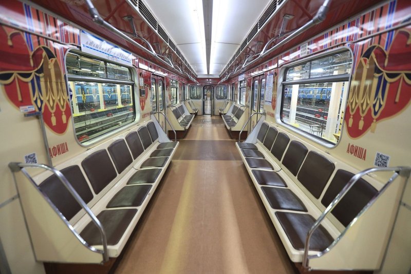 Вагон метро Александринский театр