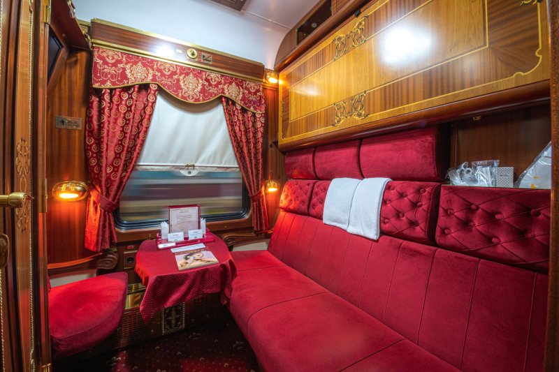 Поезд Таврия 142е вагоны