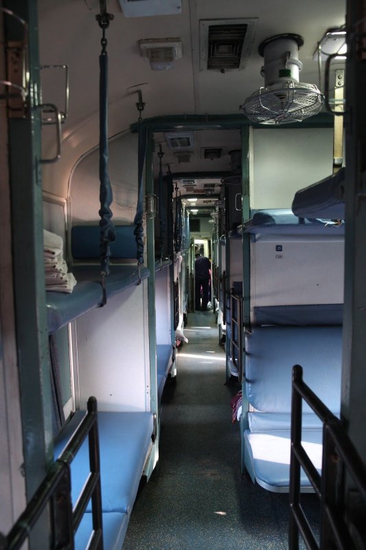 Фирменный поезд Арктика плацкарт