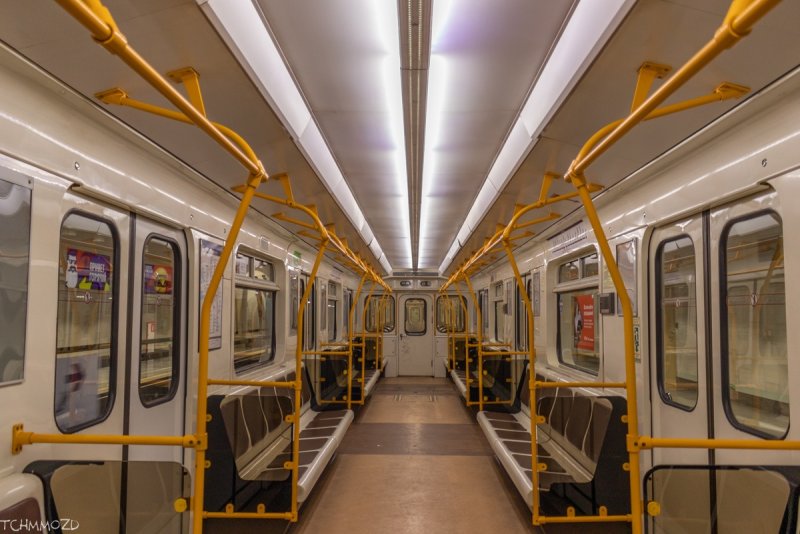 Метровагон ЕМА 502 салон