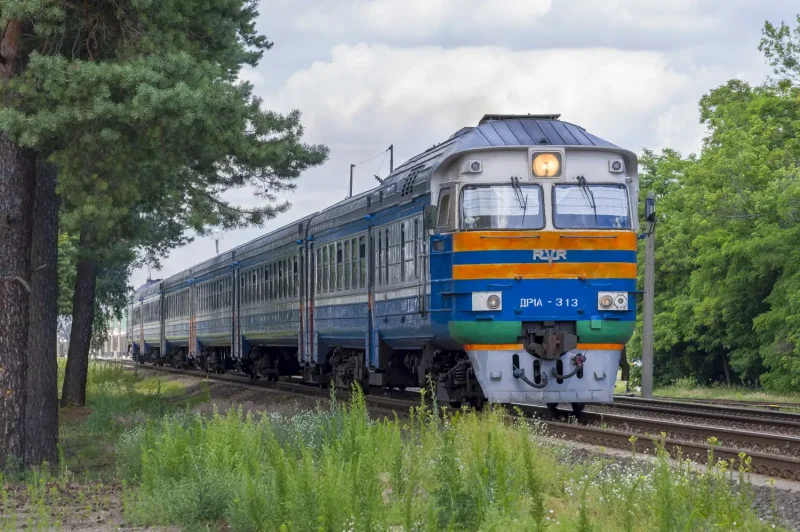 Локомотив поезд