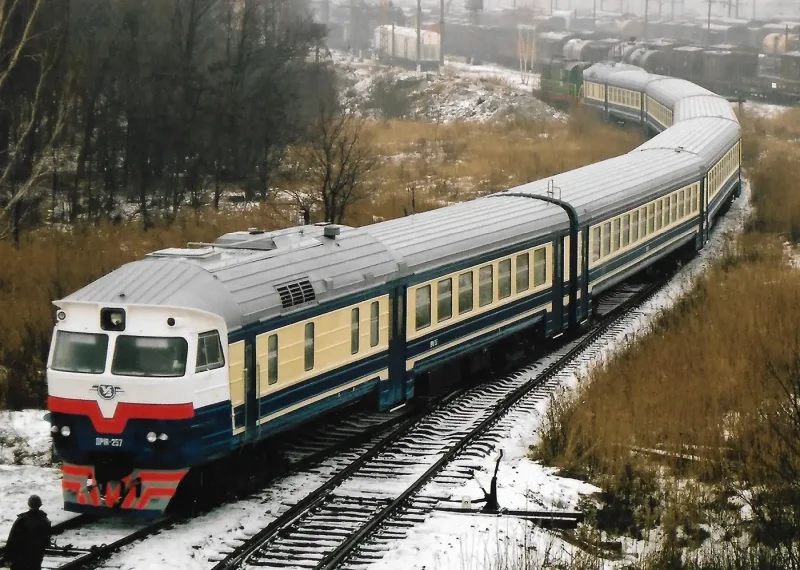 Др1 дизель-поезд зеленый