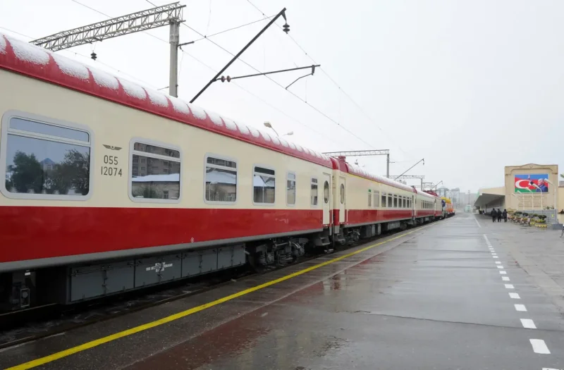 Поезд Stadler Баку