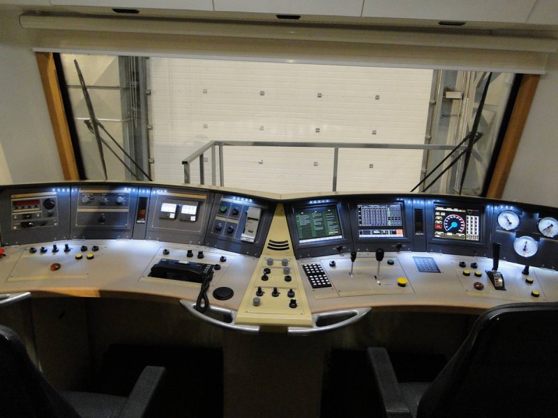 Пульт машиниста 2эс10