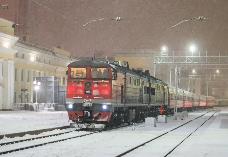 Поезд 352