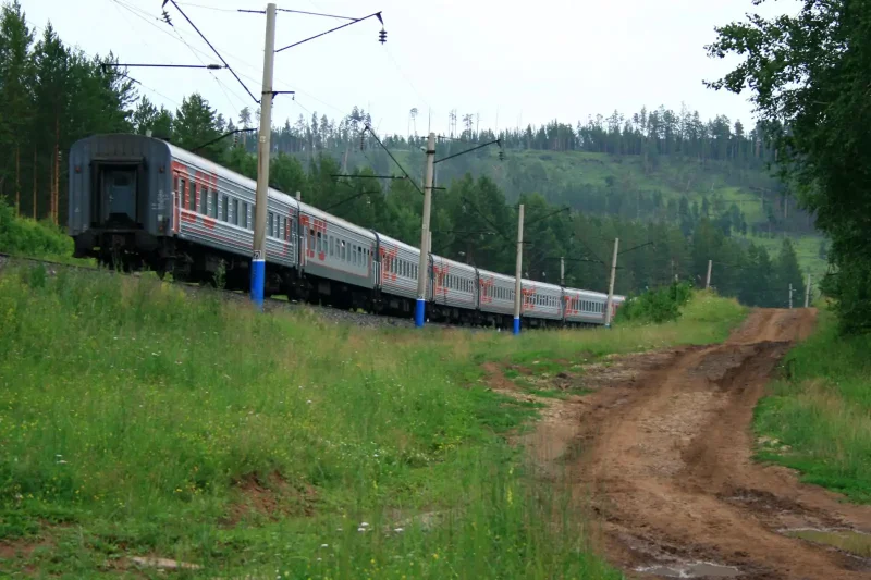 Эп2к с пассажирским поездом