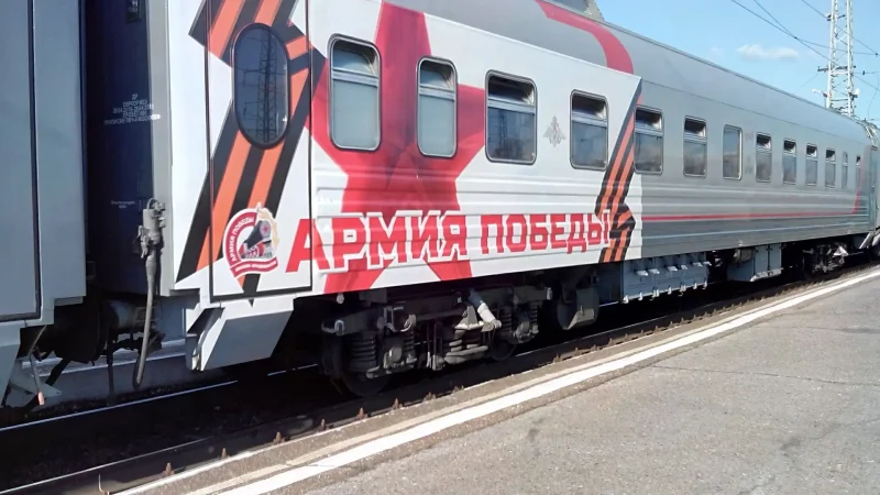 Фирменный поезд Северная Пальмира двухэтажный