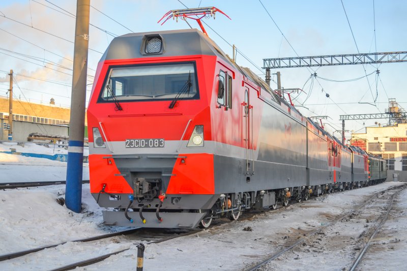 Локомотив 2эс7